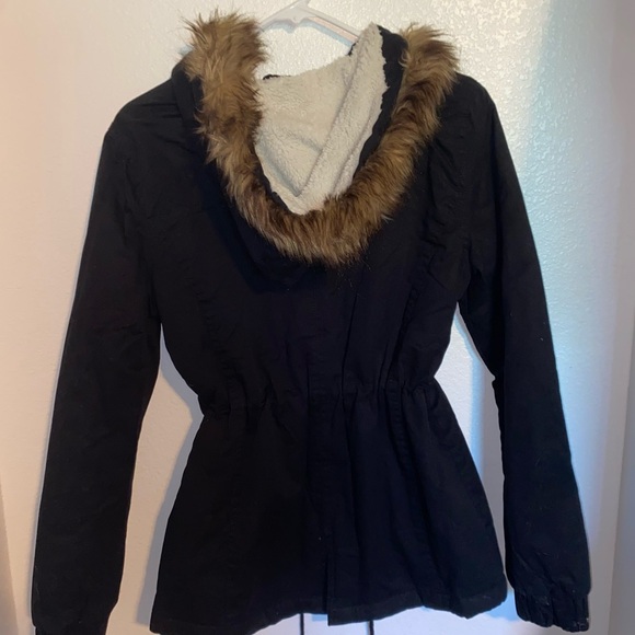 Yoki Winter Jacket - Picture 2 of 4